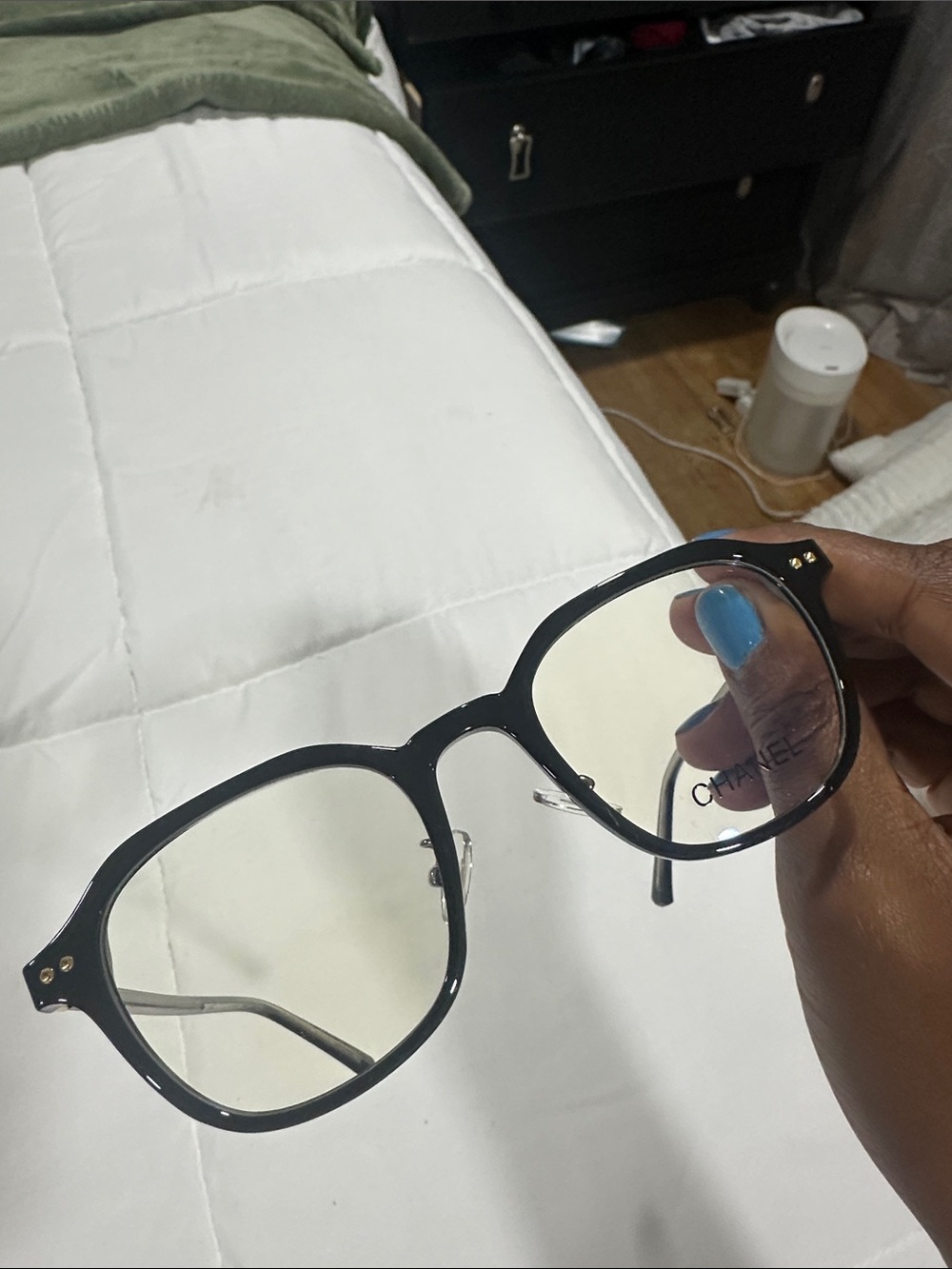 Screen eyes glasses